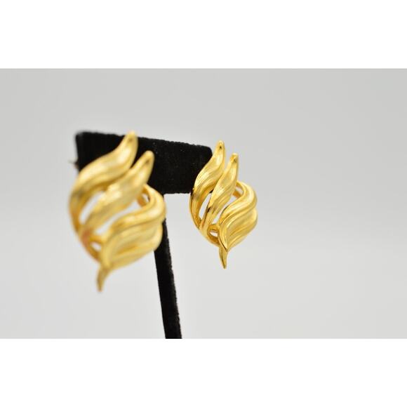 TAT Vintage Earrings Brushed Gold Chunky Abstract Signed NOS 1980s - Picture 7 of 9